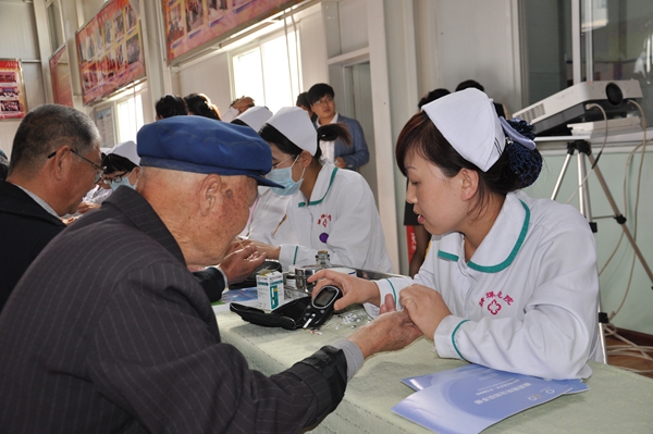 岁岁重阳_今又重阳————集团举行庆国庆、迎重阳_关爱老年人健康知识讲座暨文艺演出