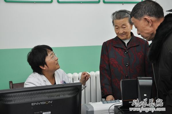 总医院进社区开展健康饮食与糖尿病主题宣教义诊活动
