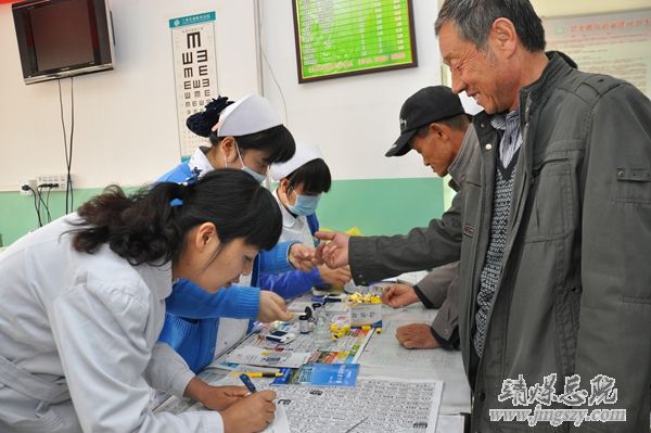 总医院进社区开展健康饮食与糖尿病主题宣教义诊活动