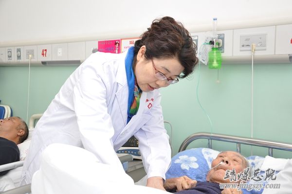 “情系西北__惠及百姓”全国医学专家走基层大型公益活动_走进集团公司总医院