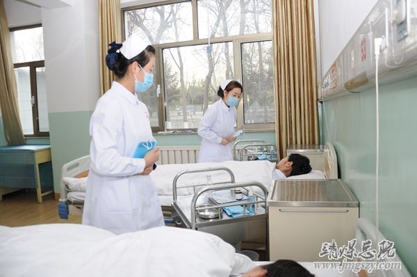 护理部举办新护士技能操作比赛