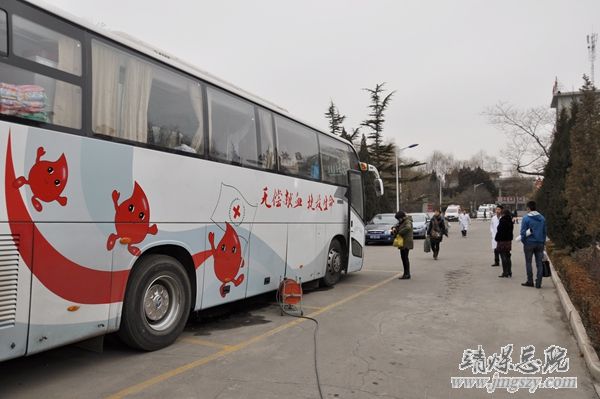 总医院医务人员踊跃献血