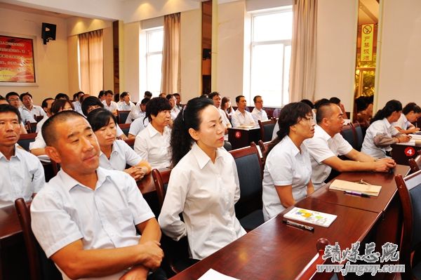 心连心情系职工健康体检总医院党支部在行动------总医院内科党支部、红会一矿医院党支部在开展职工健康体检活动
