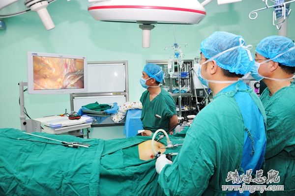 集团总医院首例腹腔镜腹股沟疝修补术获得成功